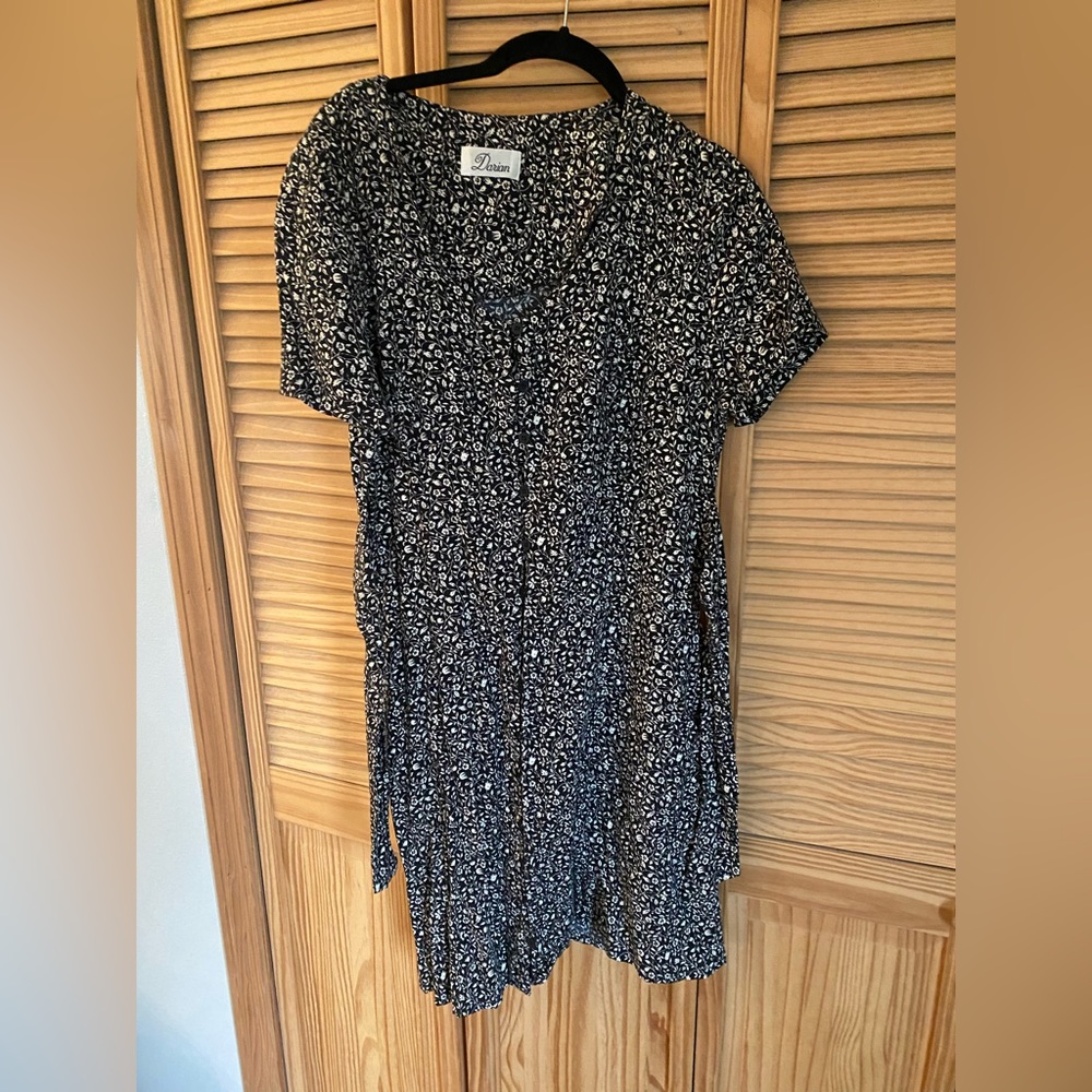 Darian short sleeve black and white dress